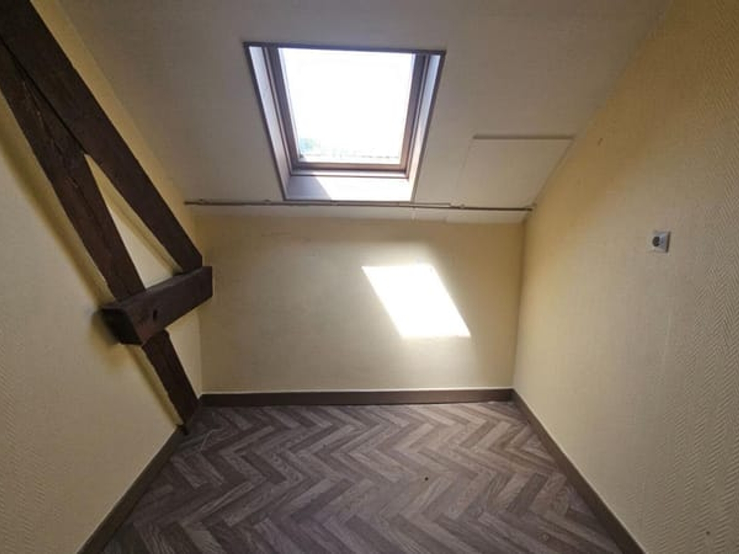 Appartement Cravanche 4/5 pièce(s) 105.67 m2