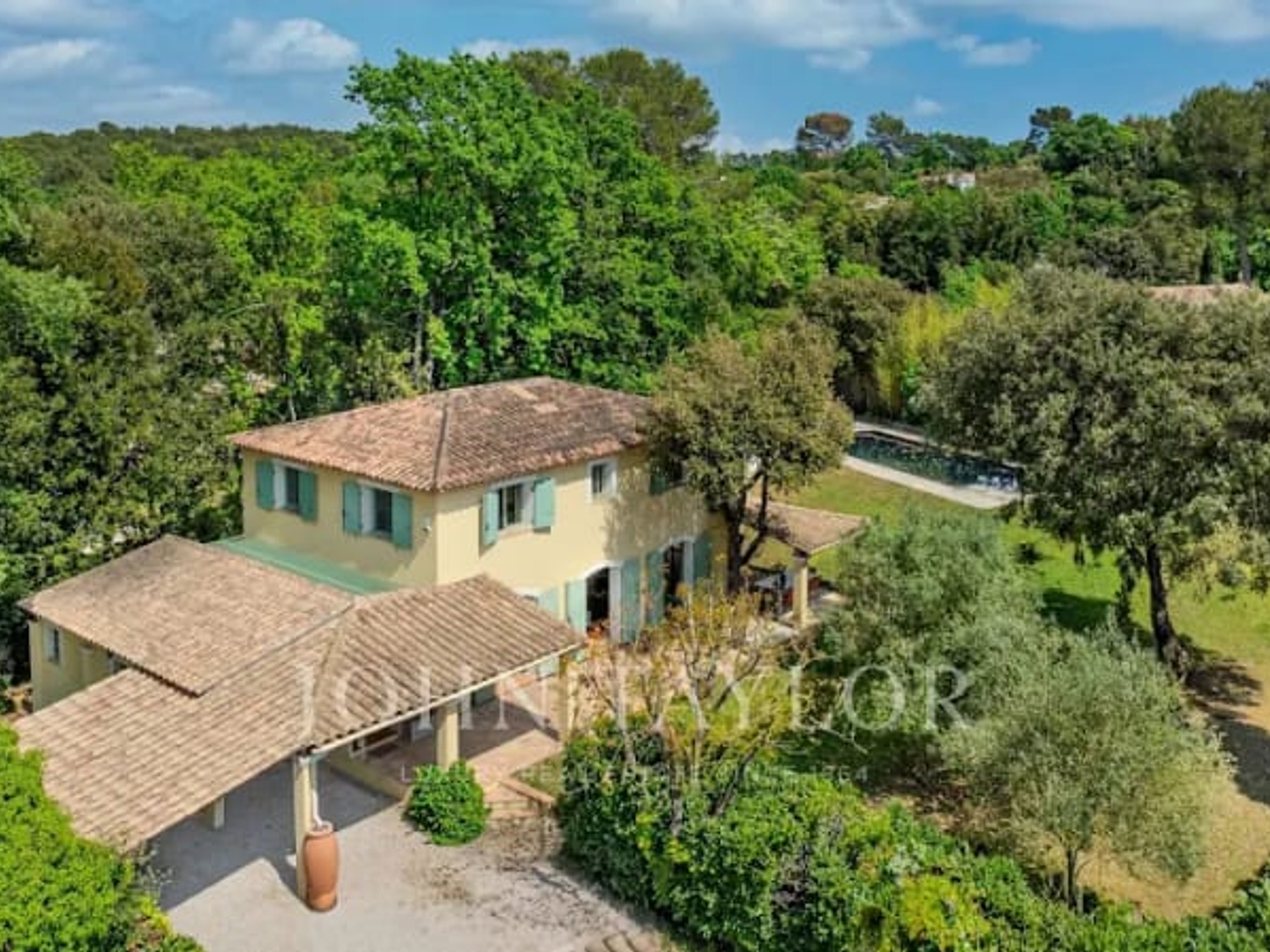 Maison 10 pièces 168 m²