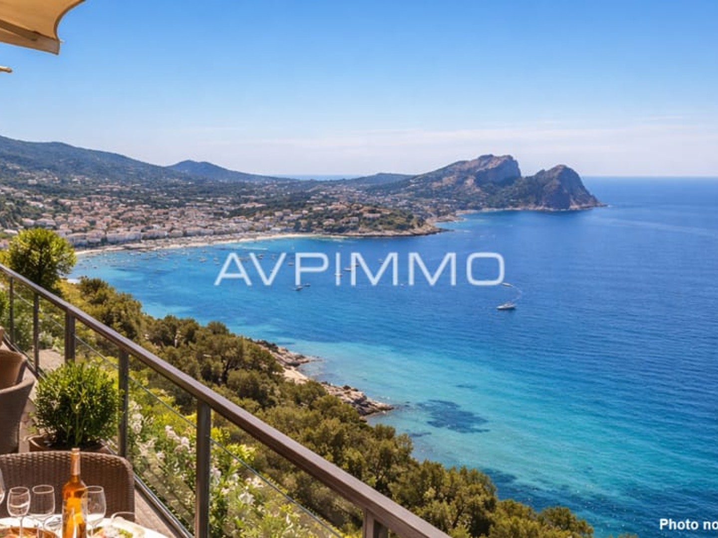 Domaine événementiel à vendre 2500 m2 bâti sur 5 ha, fort