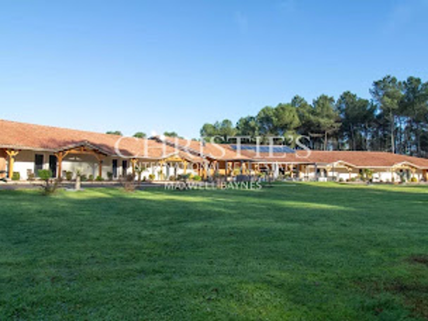 Hôtel 31 pièces 1450 m²
