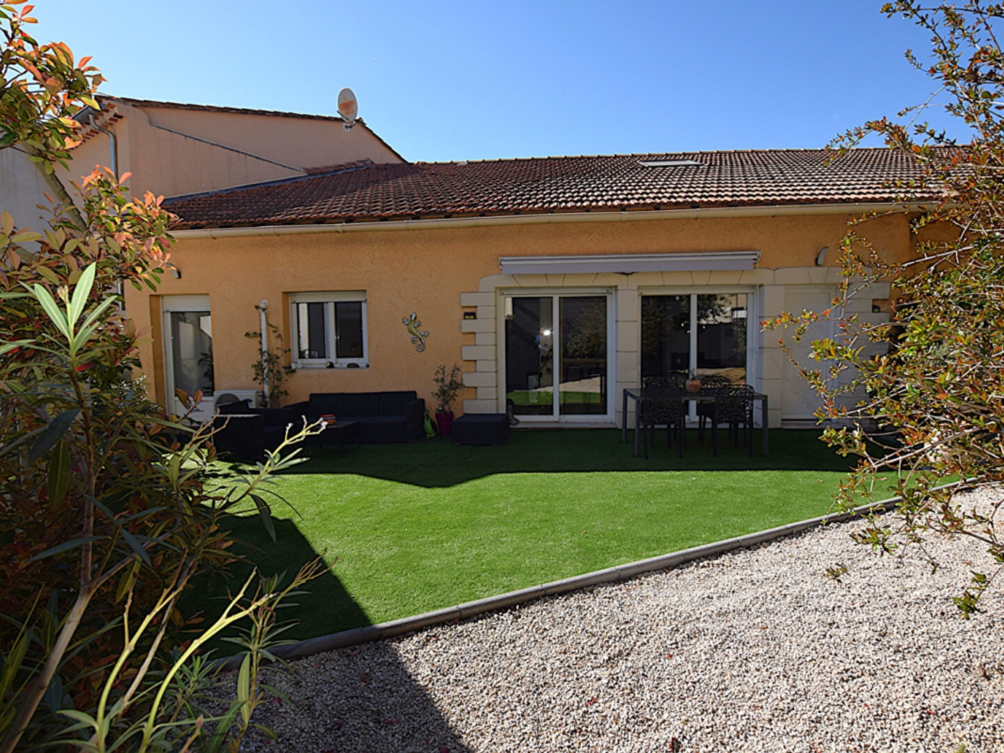 Maison à vendre - 5 pièces - 192m2 - Cabannes (13440)