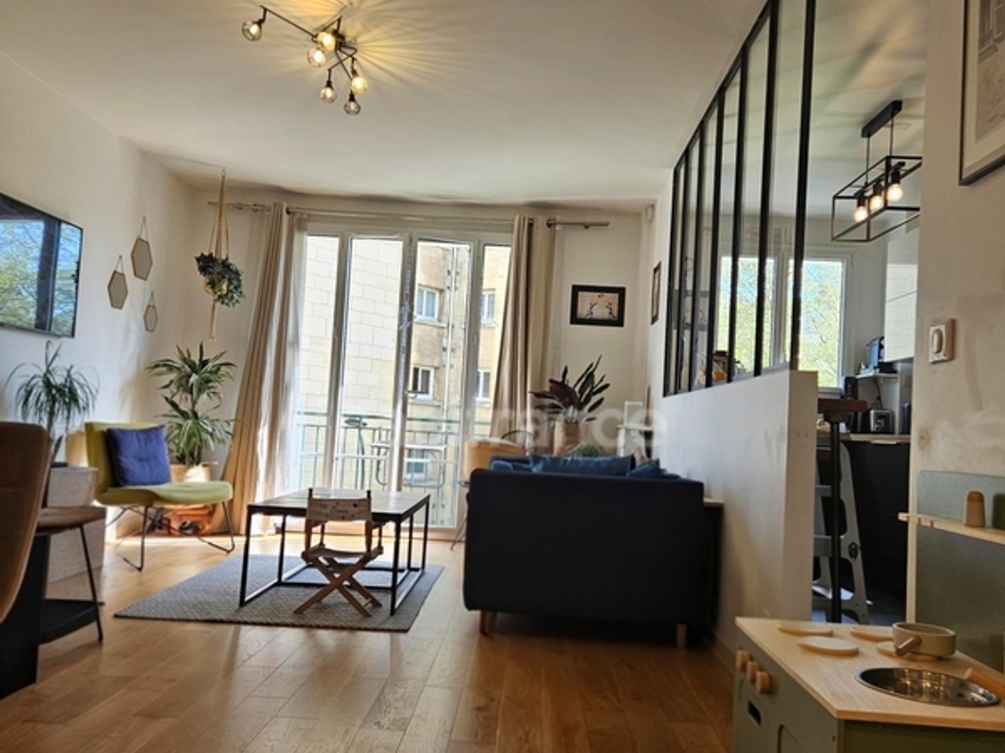 Appartement familial lumineux avec balcon, cave et parking