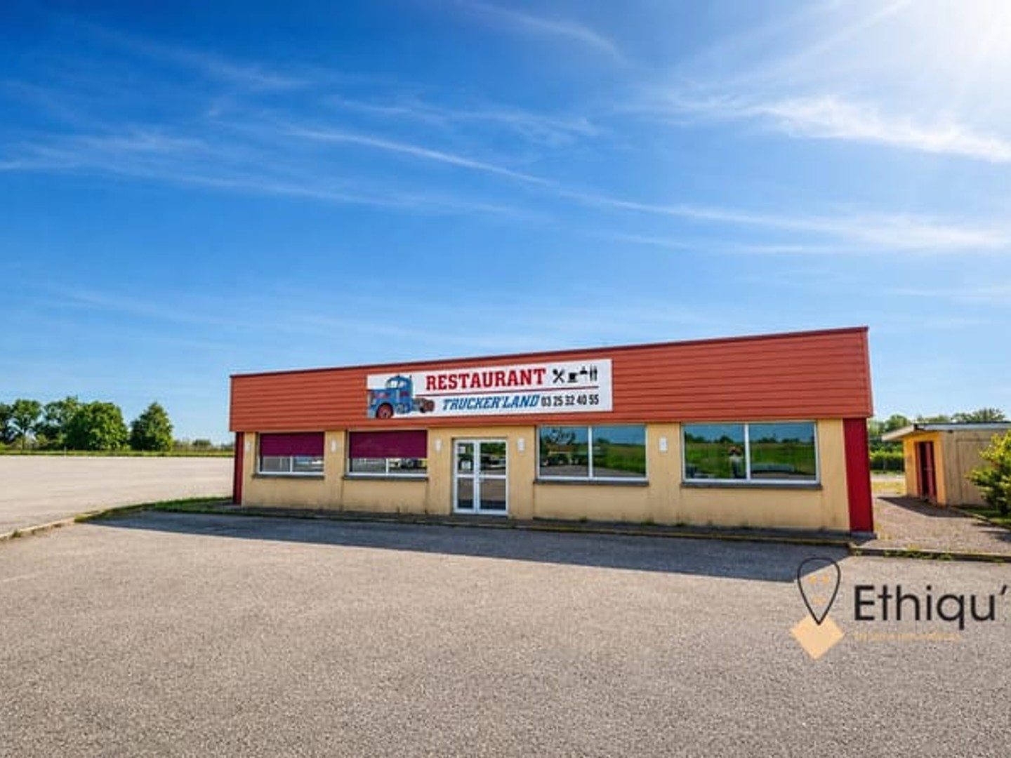 Local commercial 250 m²