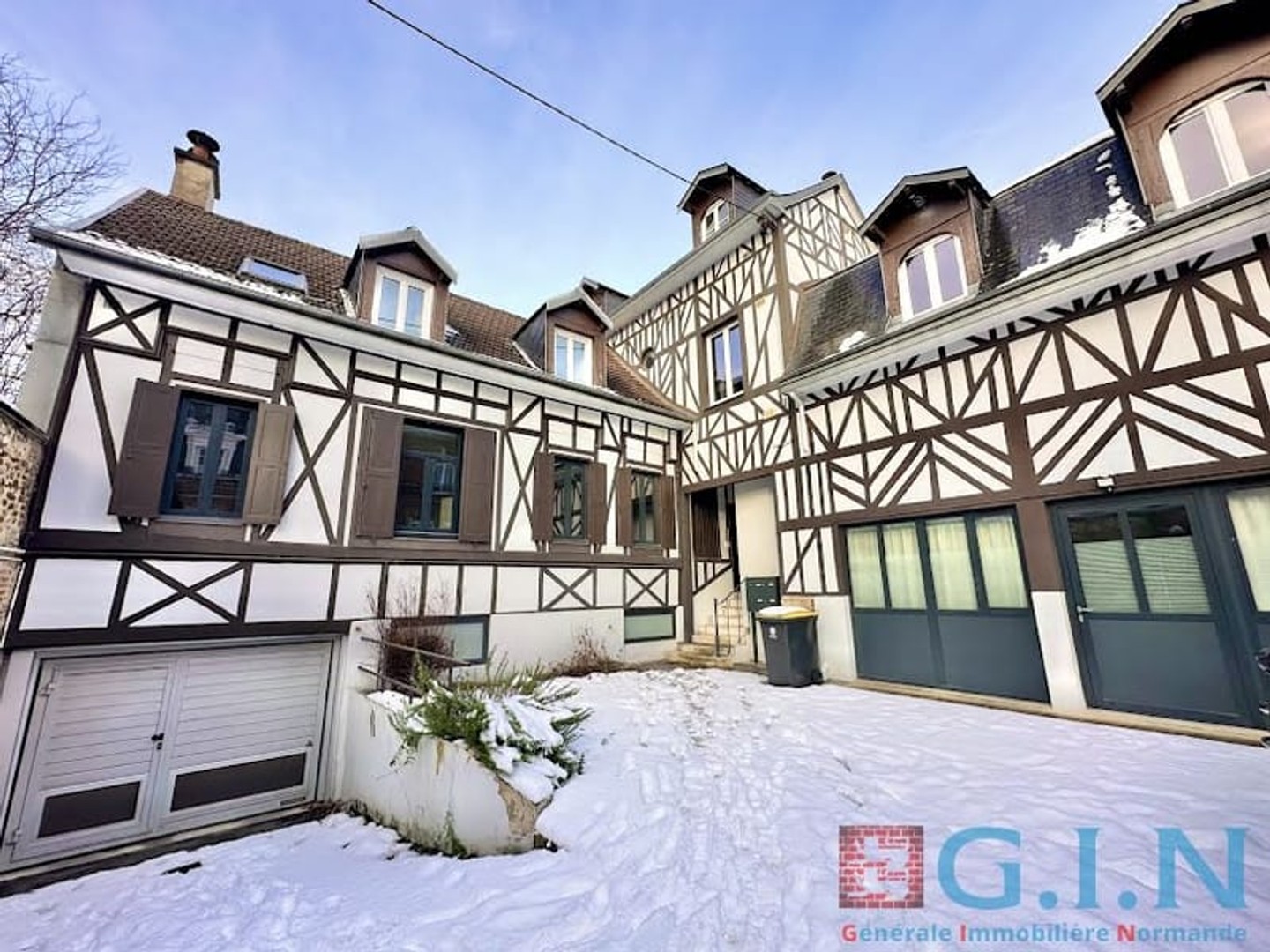 Local 2 pièces 123 m²