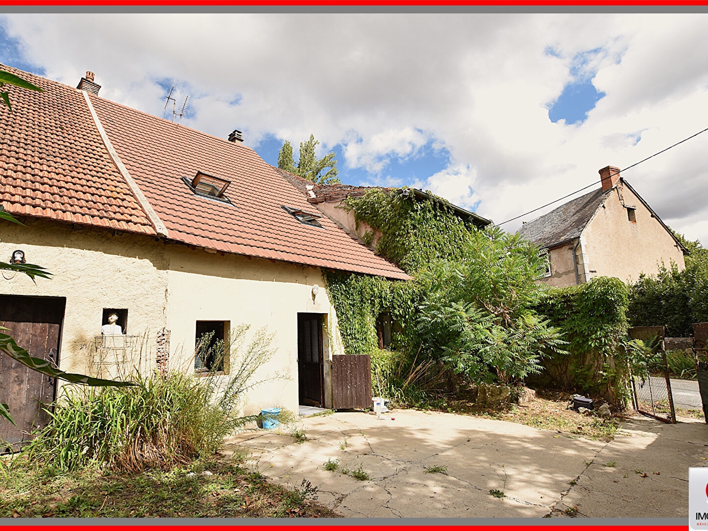 SAINT-GÉRAND-LE-PUY / ENSEMBLE IMMOBILIER 193 M²