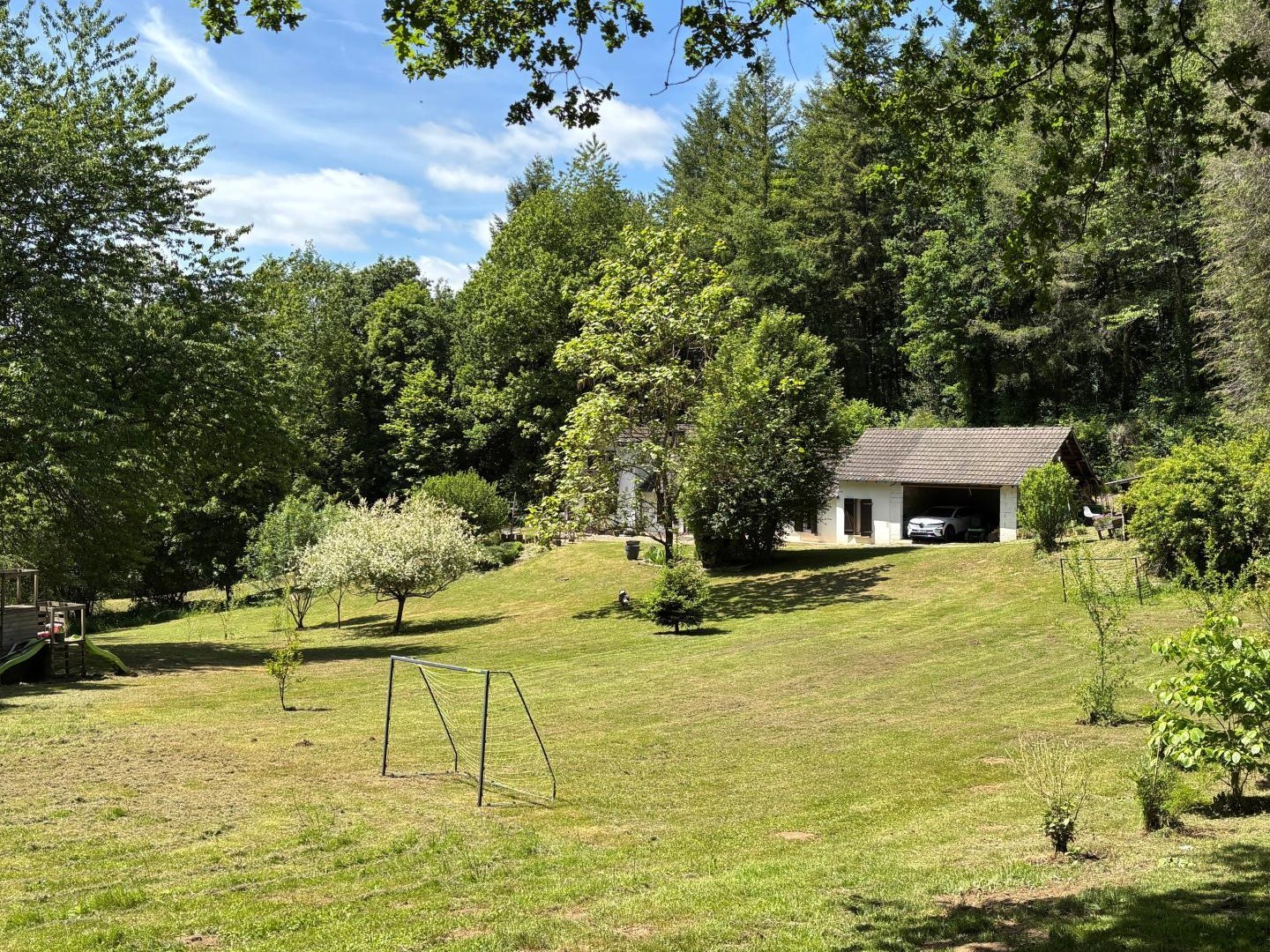 Maison 3 chambres sur 1,11 hectares- Cadre bucolique - Rivière