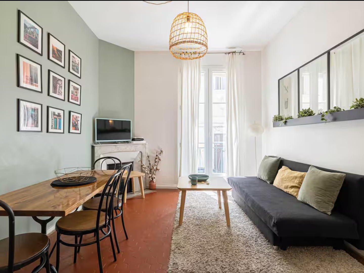 Cannes Bas Carnot appartement 3 pièces au calme parfait état meublé