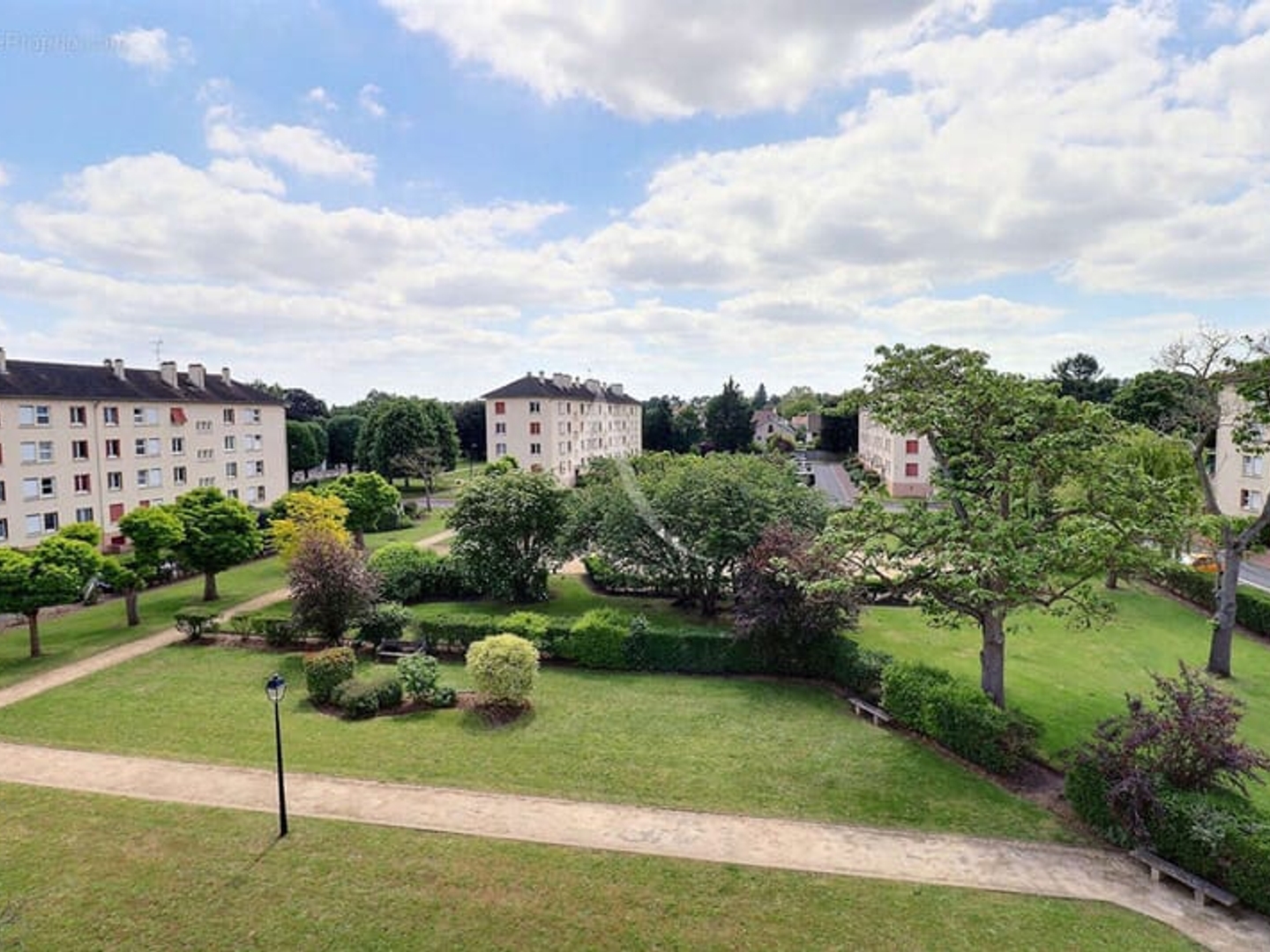 Appartement à vendre - 4 pièces - 69m2 - Le Mesnil-Le-Roi (78600)