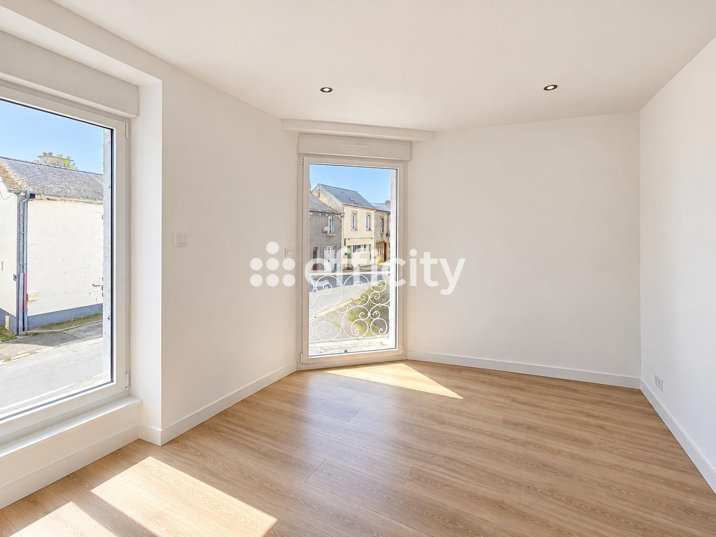 Locaux à vendre - 3 pièces - 60m2 - Nozay (44170)