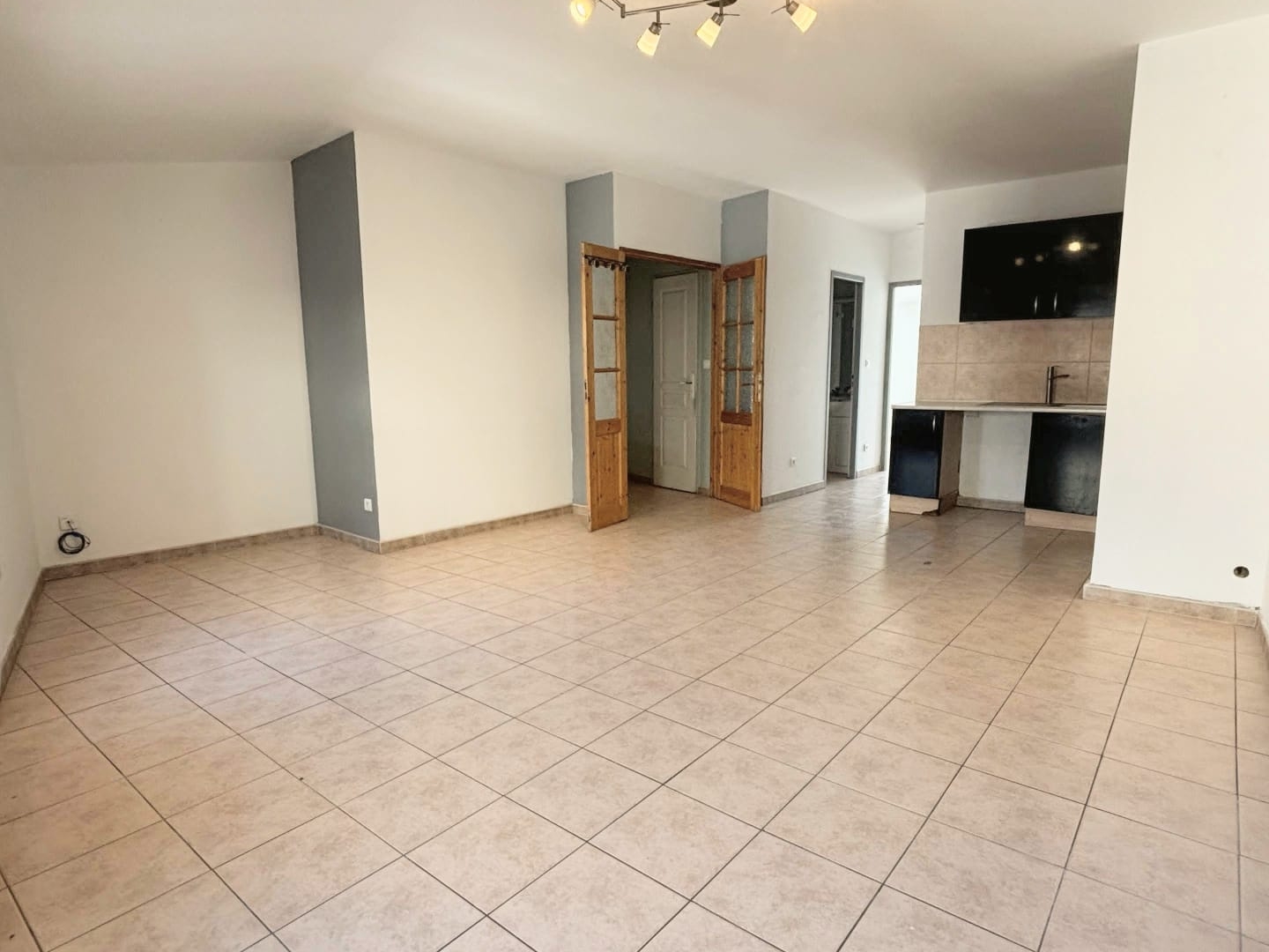 Immeuble à vendre - 5 pièces - 162m2 - Entre-Vignes (34400)