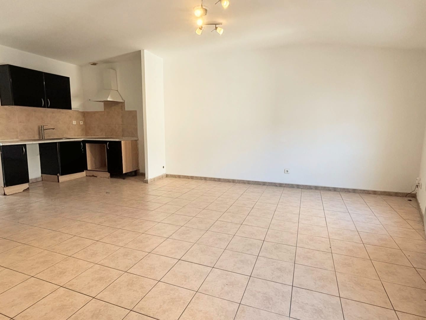 Immeuble à vendre - 5 pièces - 162m2 - Entre-Vignes (34400)