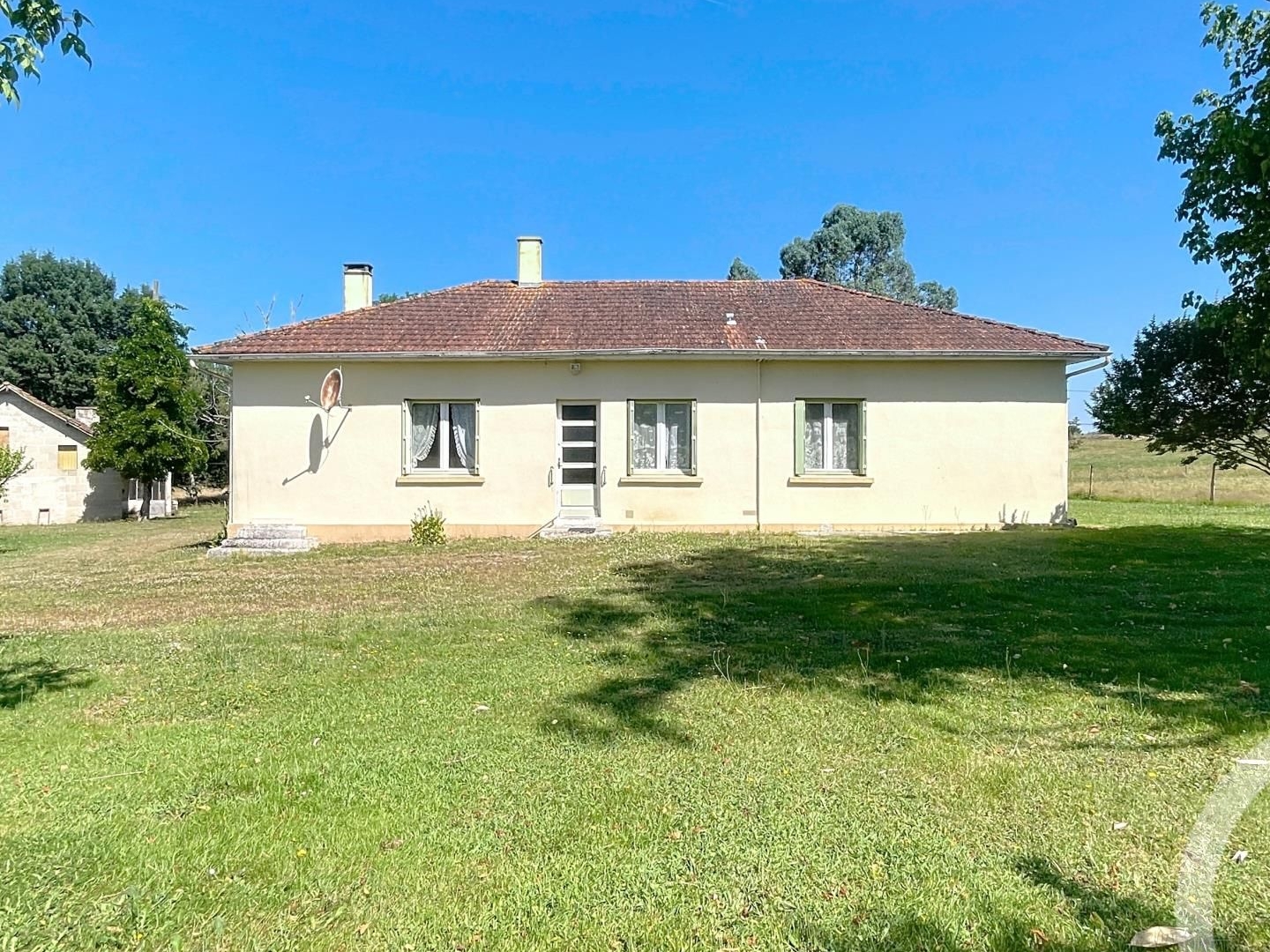 Maison à vendre - 5 pièces - 520m2 - Mussidan (24400)