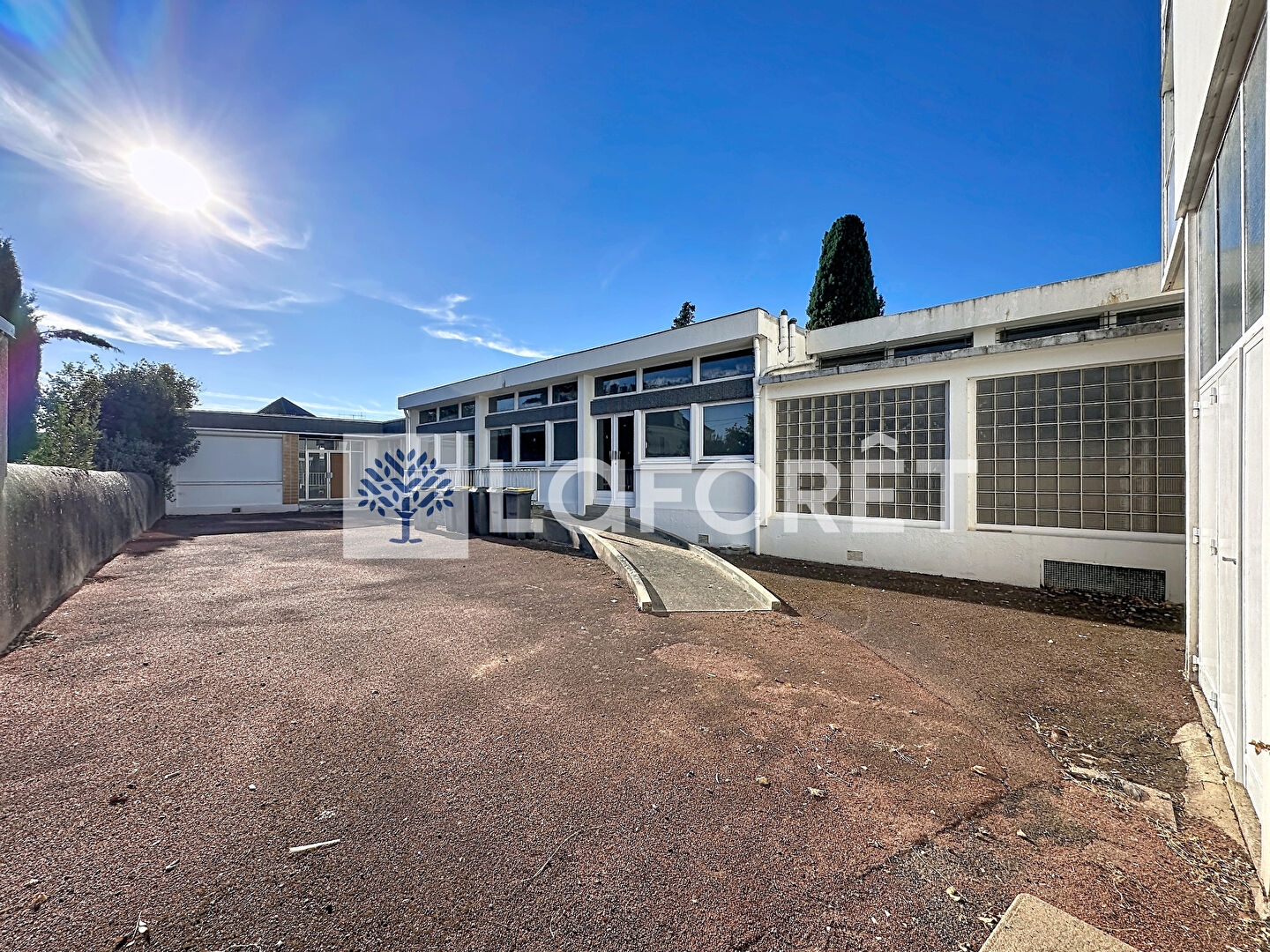 Local 224 m²