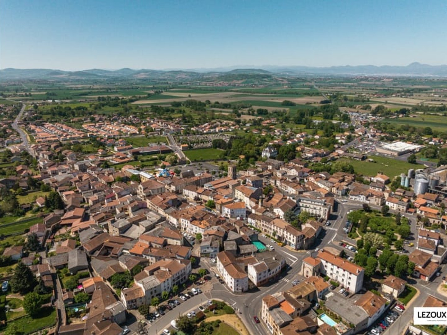 MAISON LEZOUX DE 140 M2 SUR UN TERRAIN PLAT DE 3007 M2