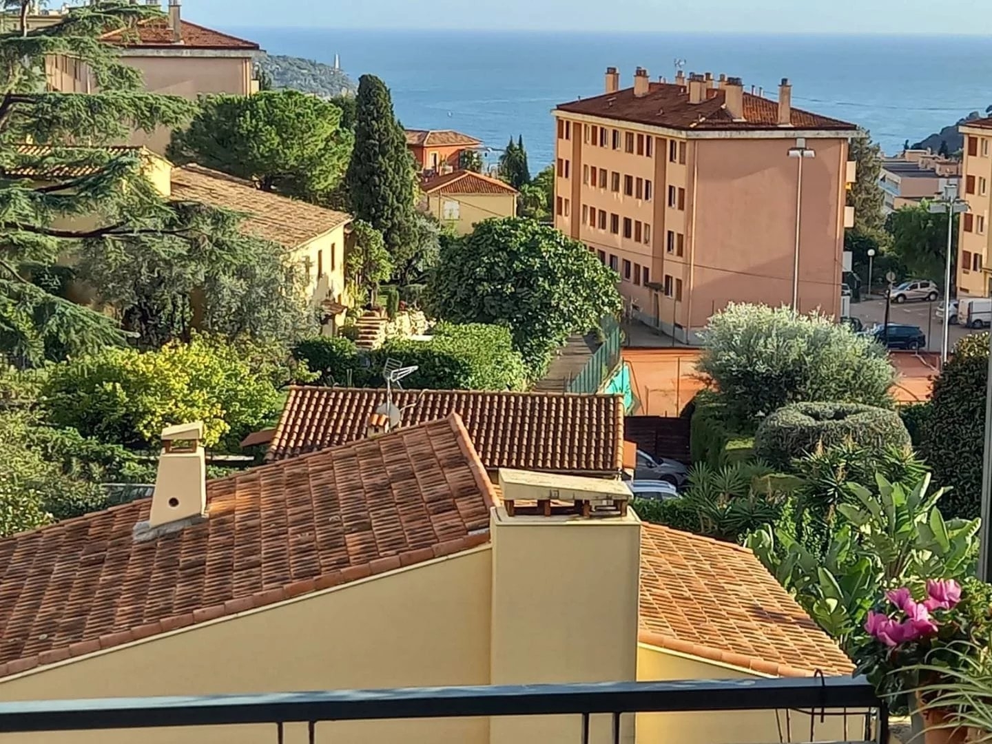 Villefranche-sur-Mer - 2 pièces avec vue mer, balcon, parking et cave