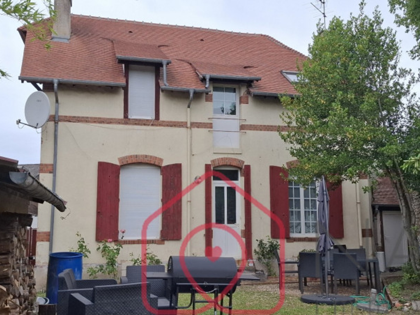Maison à vendre - 6 pièces - 153m2 - Aubigny-Sur-Nère (18700)