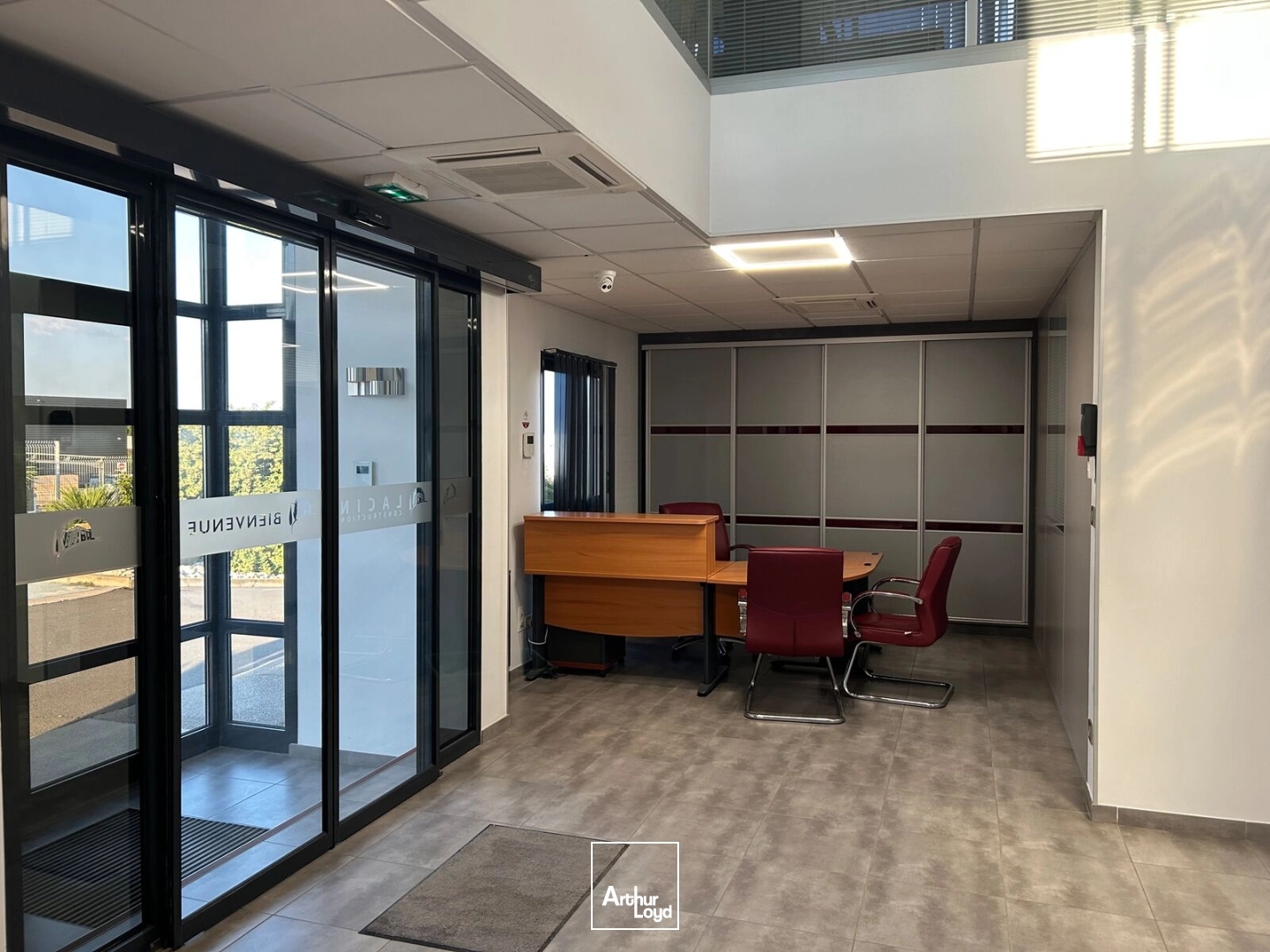 Bâtiment d'activités indépedant à vendre