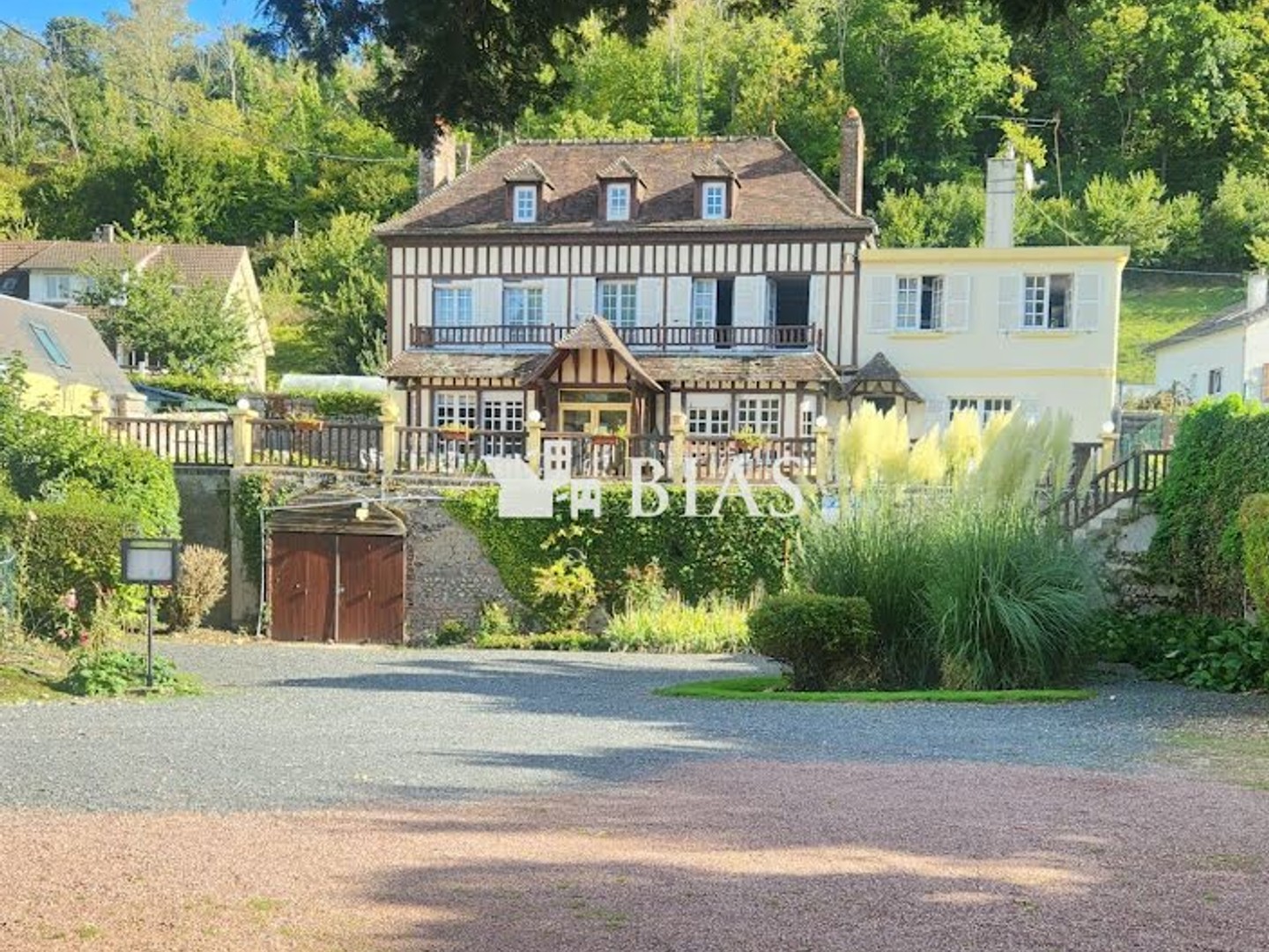 Maison 10 pièces 240 m²