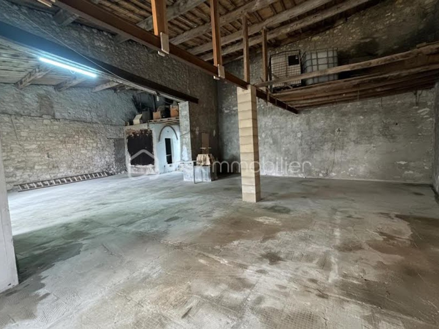 Maison à vendre - 1 pièce - 150m2 - Causses-Et-Veyran (34490)