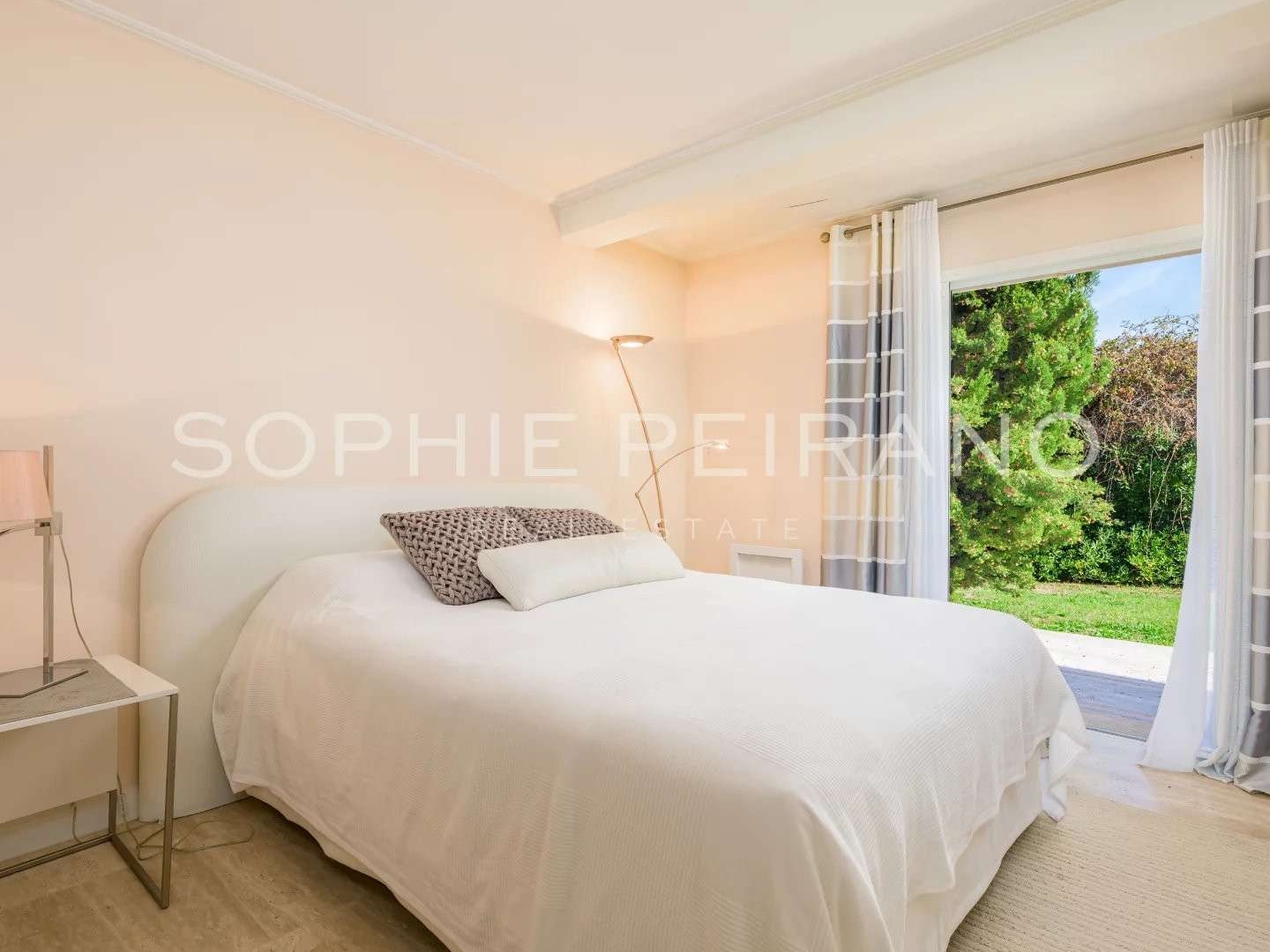 Villa 5 pièces 225 m²