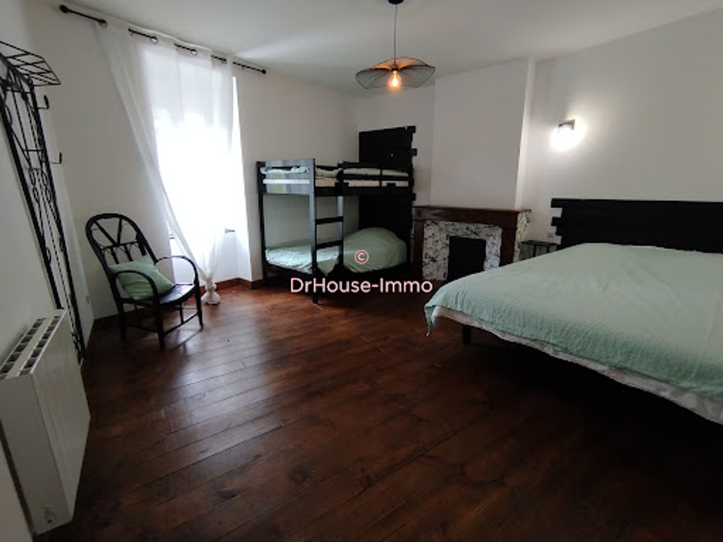 Local commercial 7 pièces 180 m²