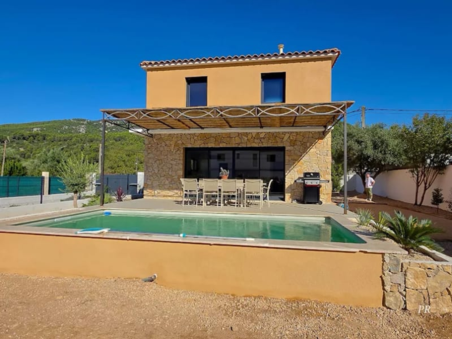 Maison à vendre - 4 pièces - 114m2 - Cuges-Les-Pins (13780)