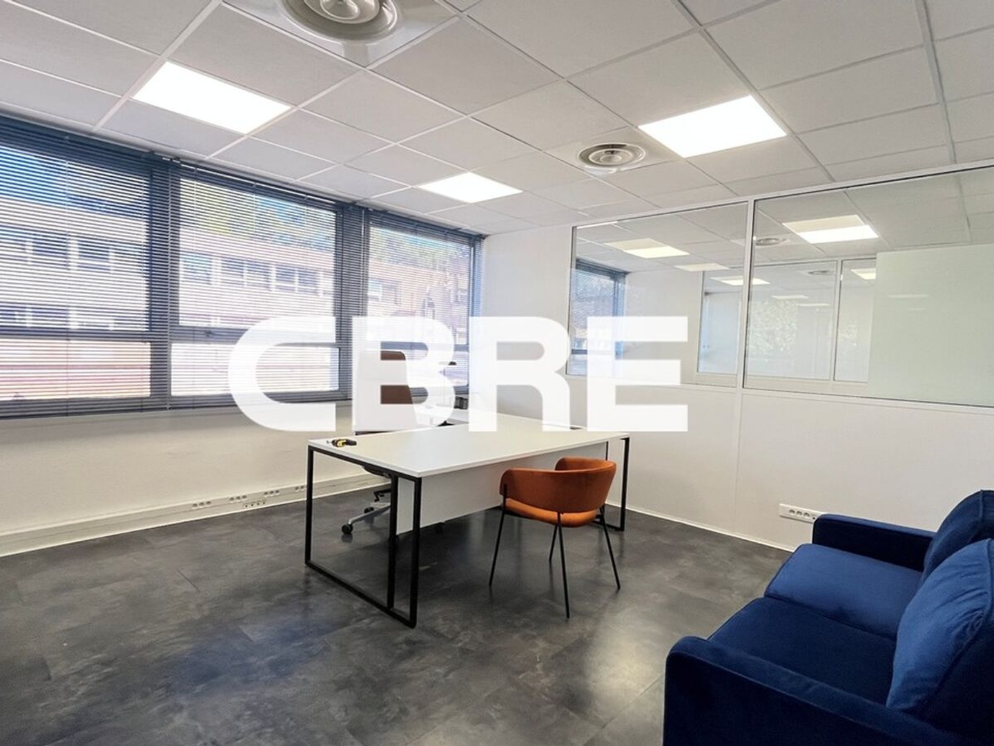Bureau 120 m²