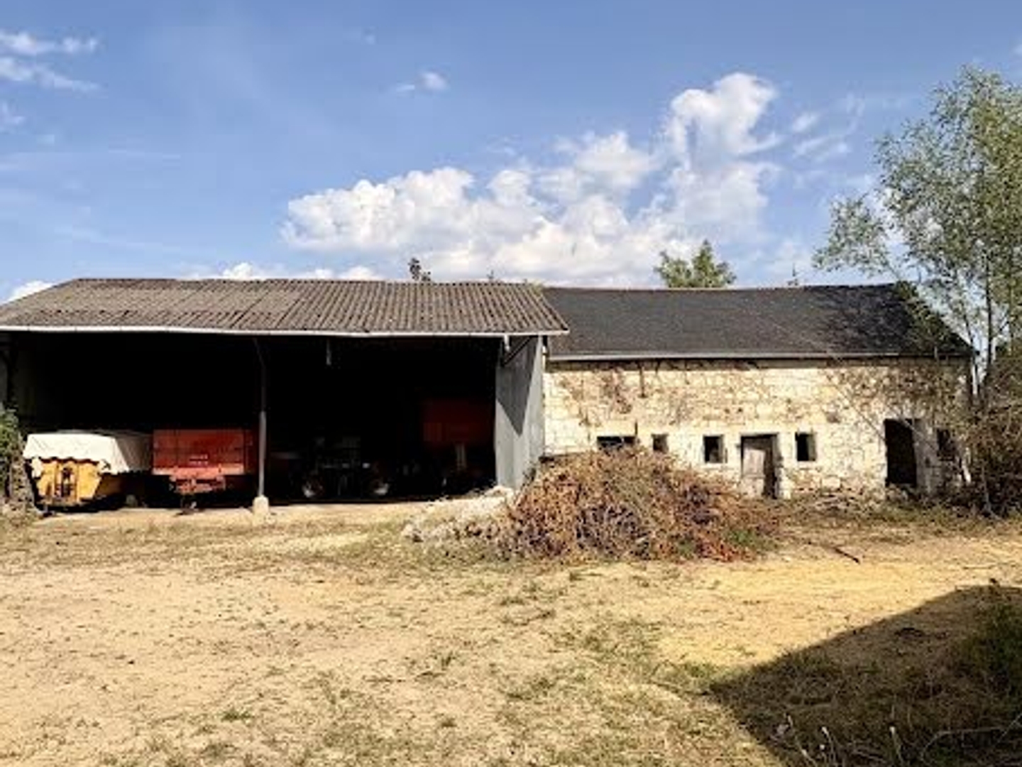 Locaux à vendre - 4 pièces - 165m2 - Gennes-Val-De-Loire (49350)