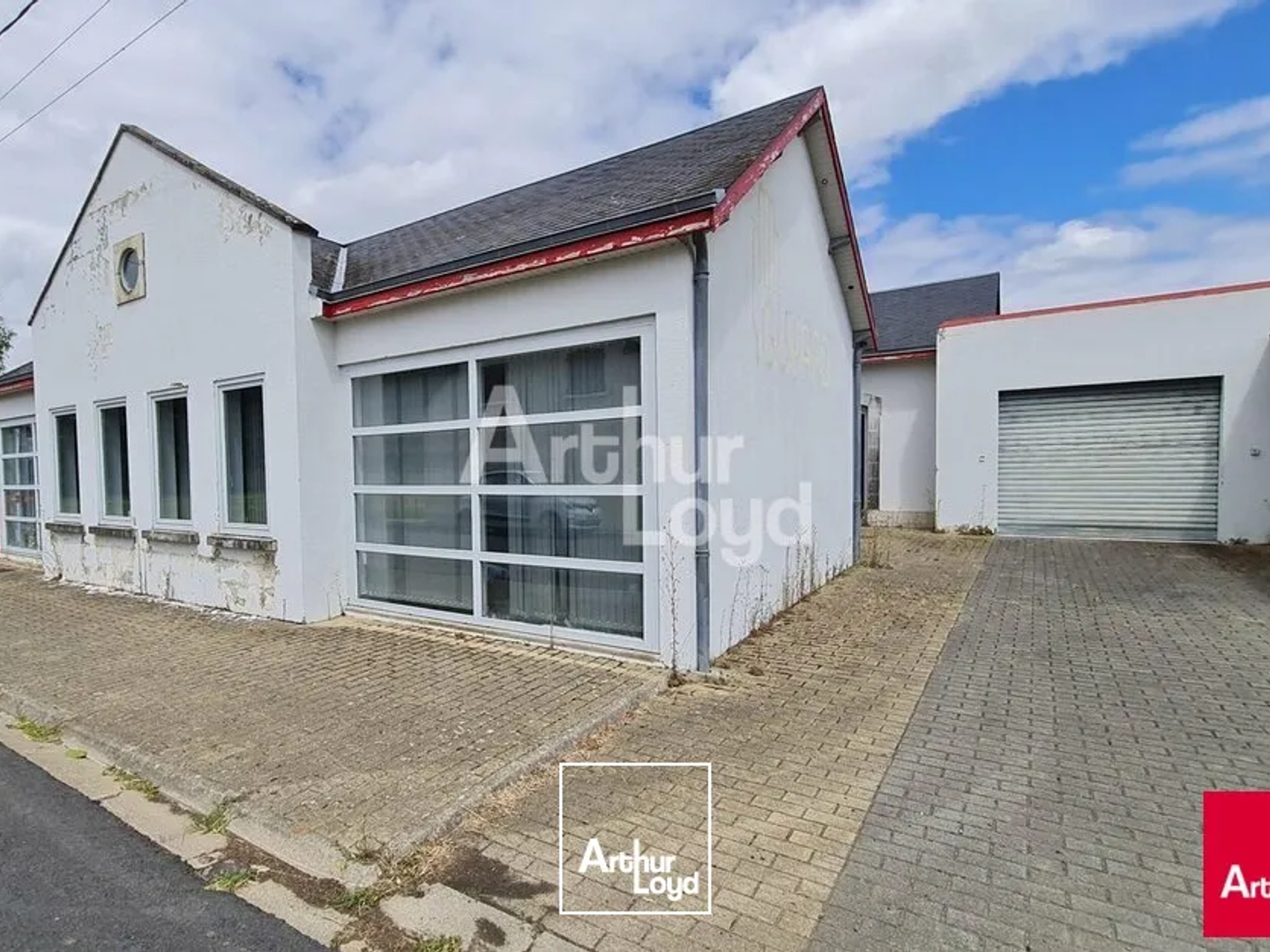 LEVROUX - MOULINS SUR CEPHONS - VENTE SITE D'ACTIVITE 727m² - 2187