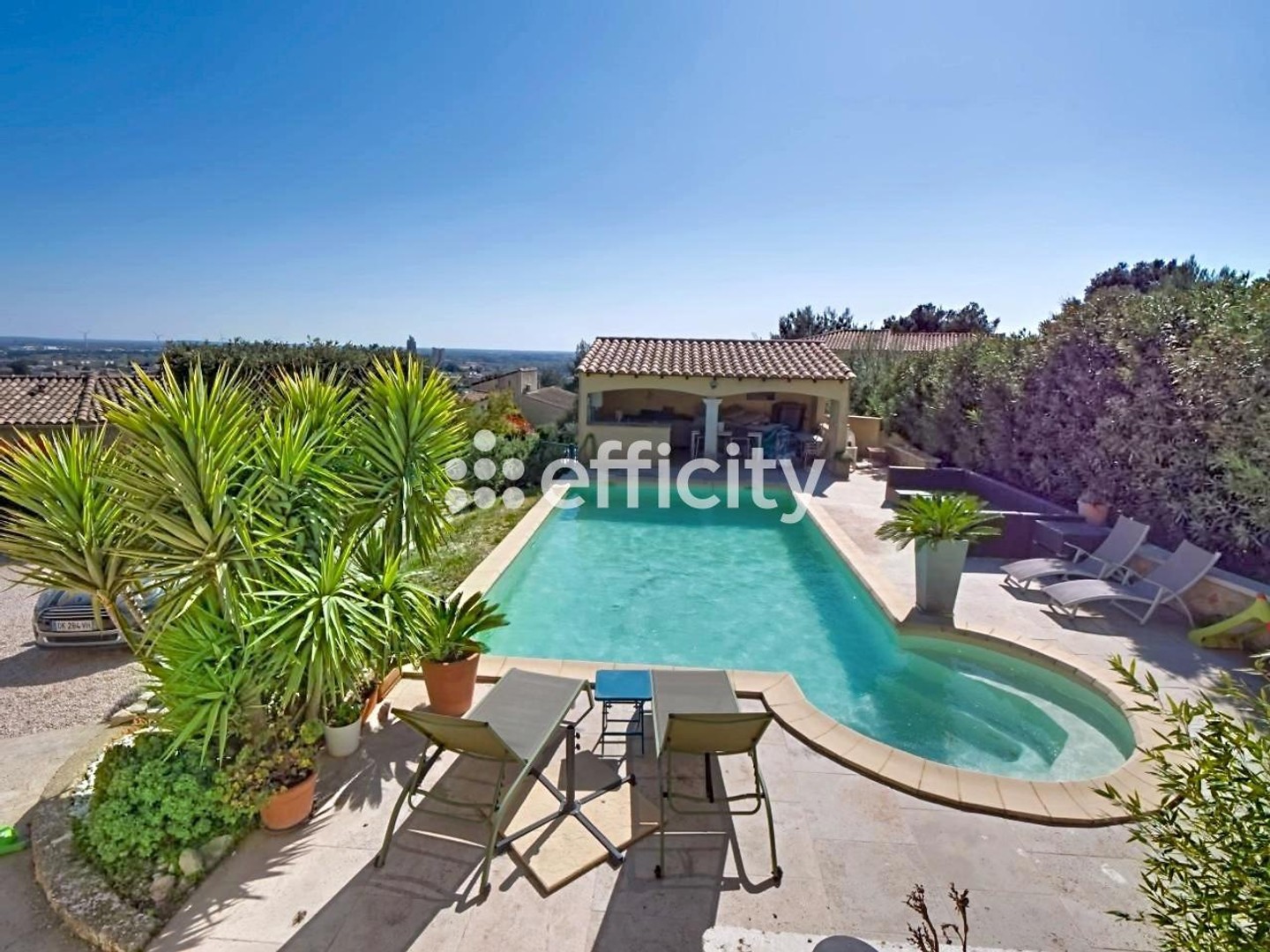 Maison 10 pièces 253 m²