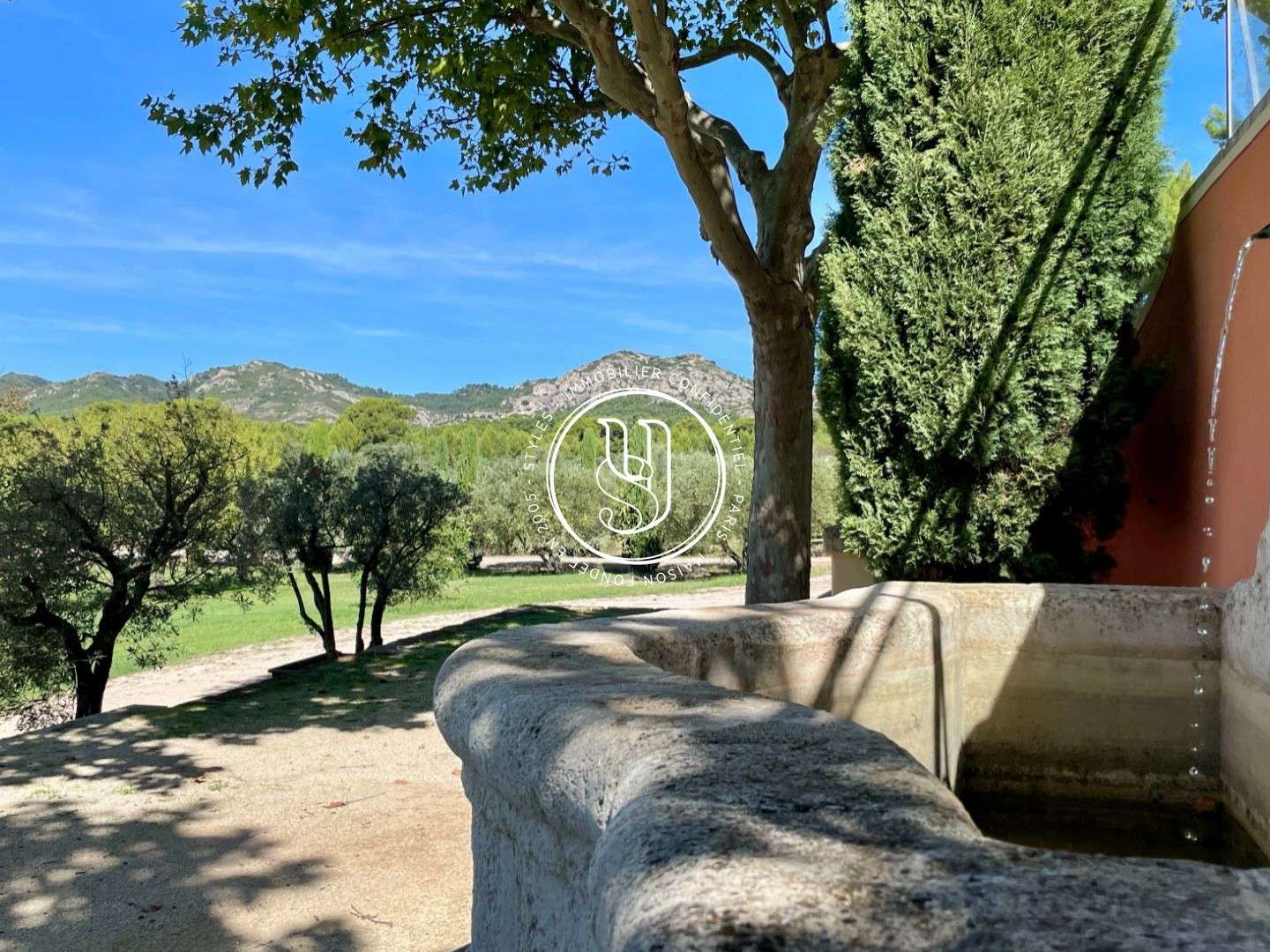 Maison à vendre - 11 pièces - 478m2 - Les Baux-De-Provence (13520)