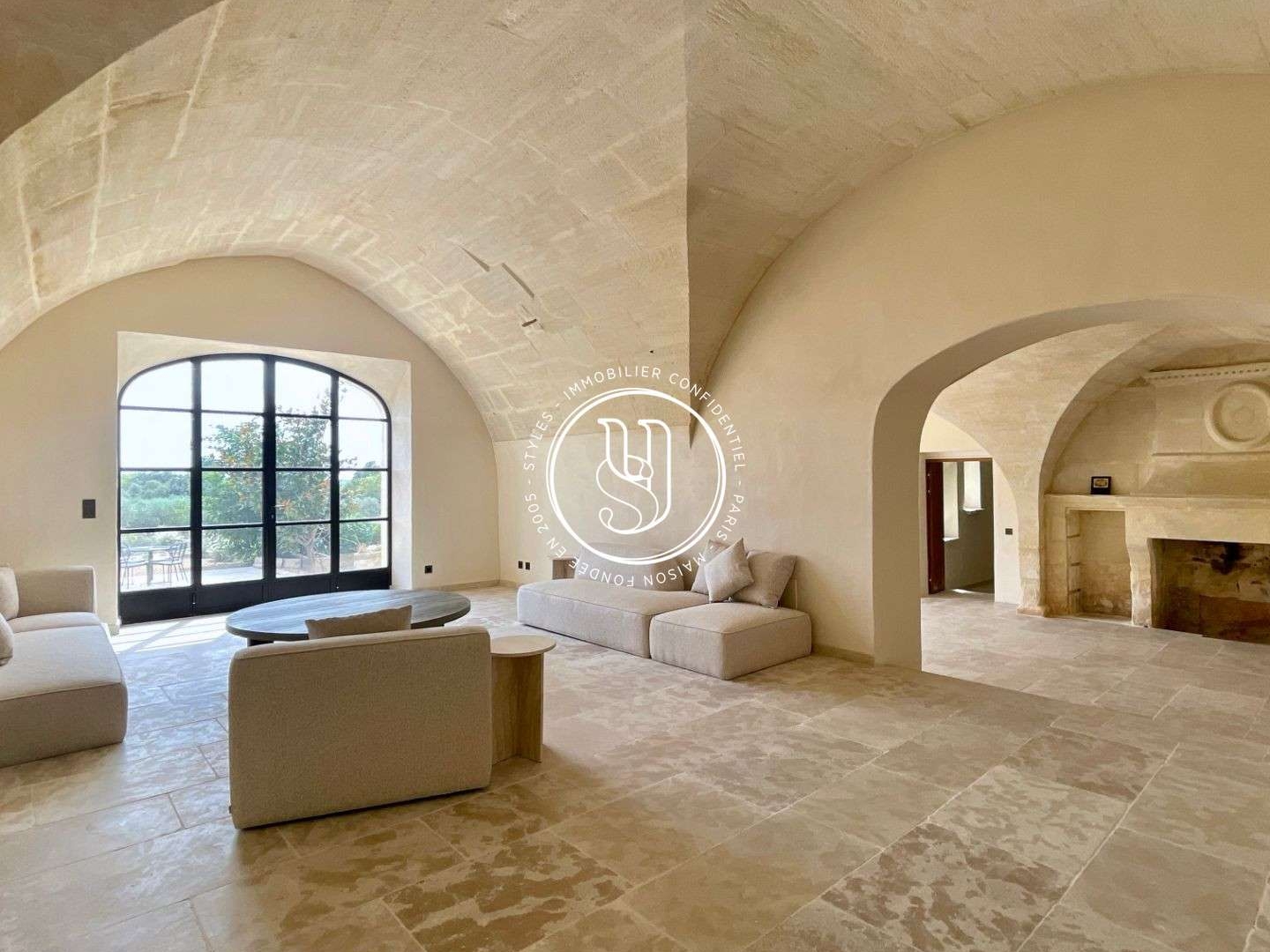 Villa 16 pièces 1213 m²