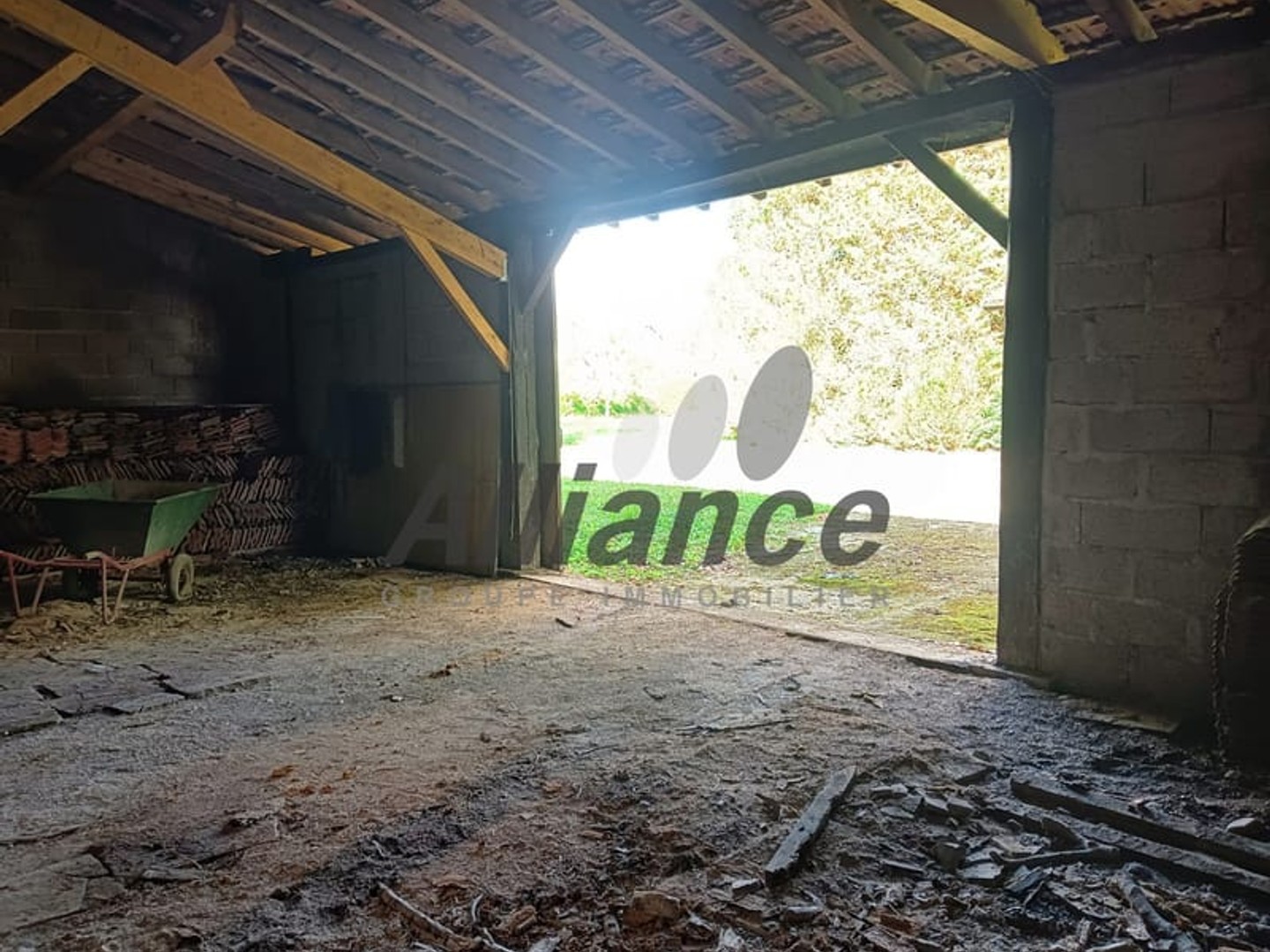 Locaux à vendre - 1 pièce - 200m2 - Luxeuil-Les-Bains (70300)