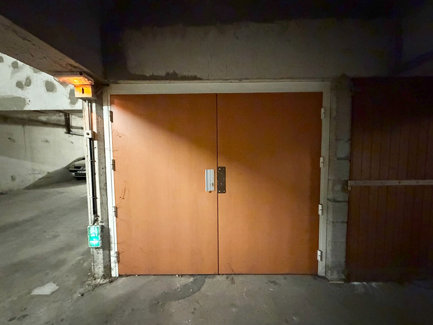 Parking / garage / box à vendre - Saint-Fargeau-Pon... (77310)