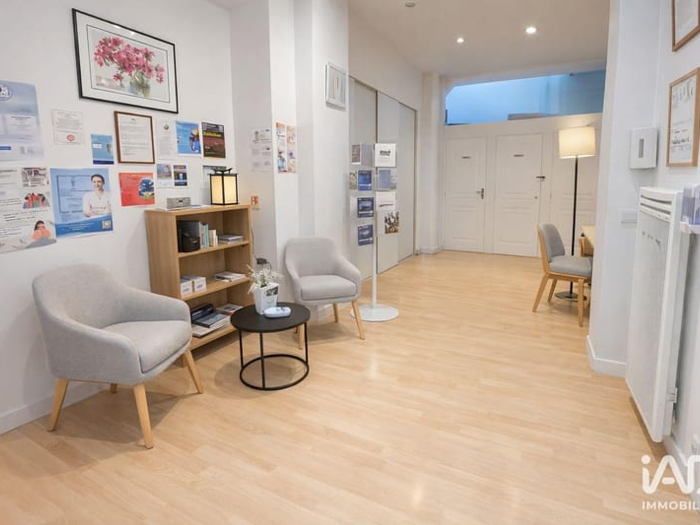Immeuble commercial 6 pièces 133 m²