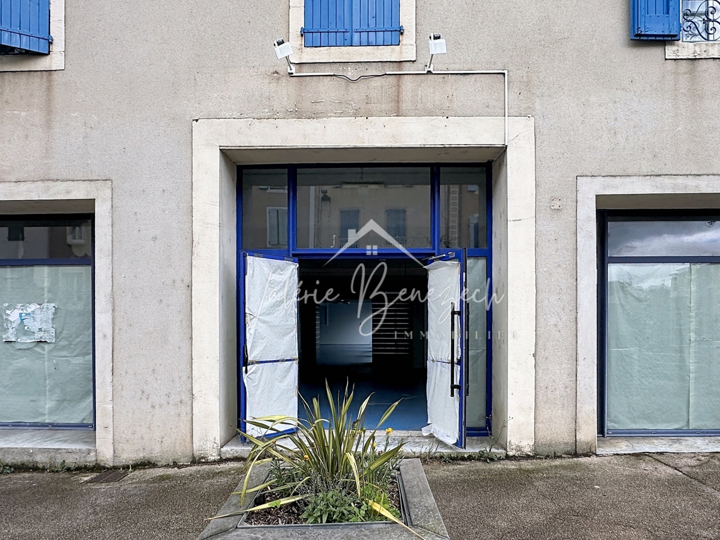 Local 200 m2 Idéal stockage ou stationnement