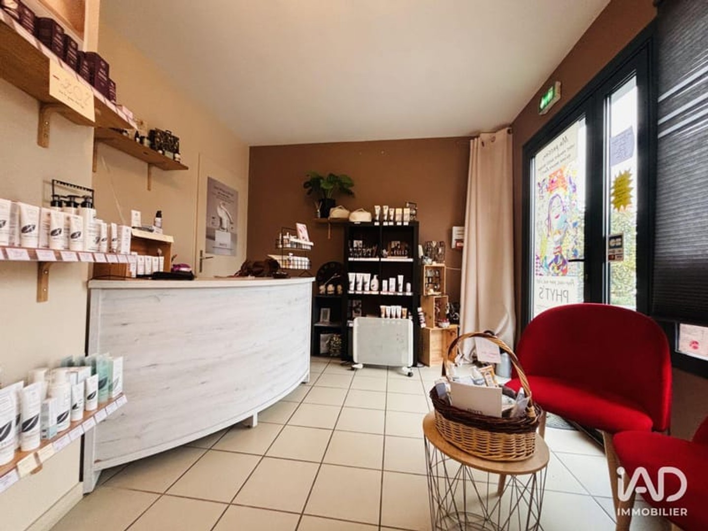 Immeuble commercial 28 m²