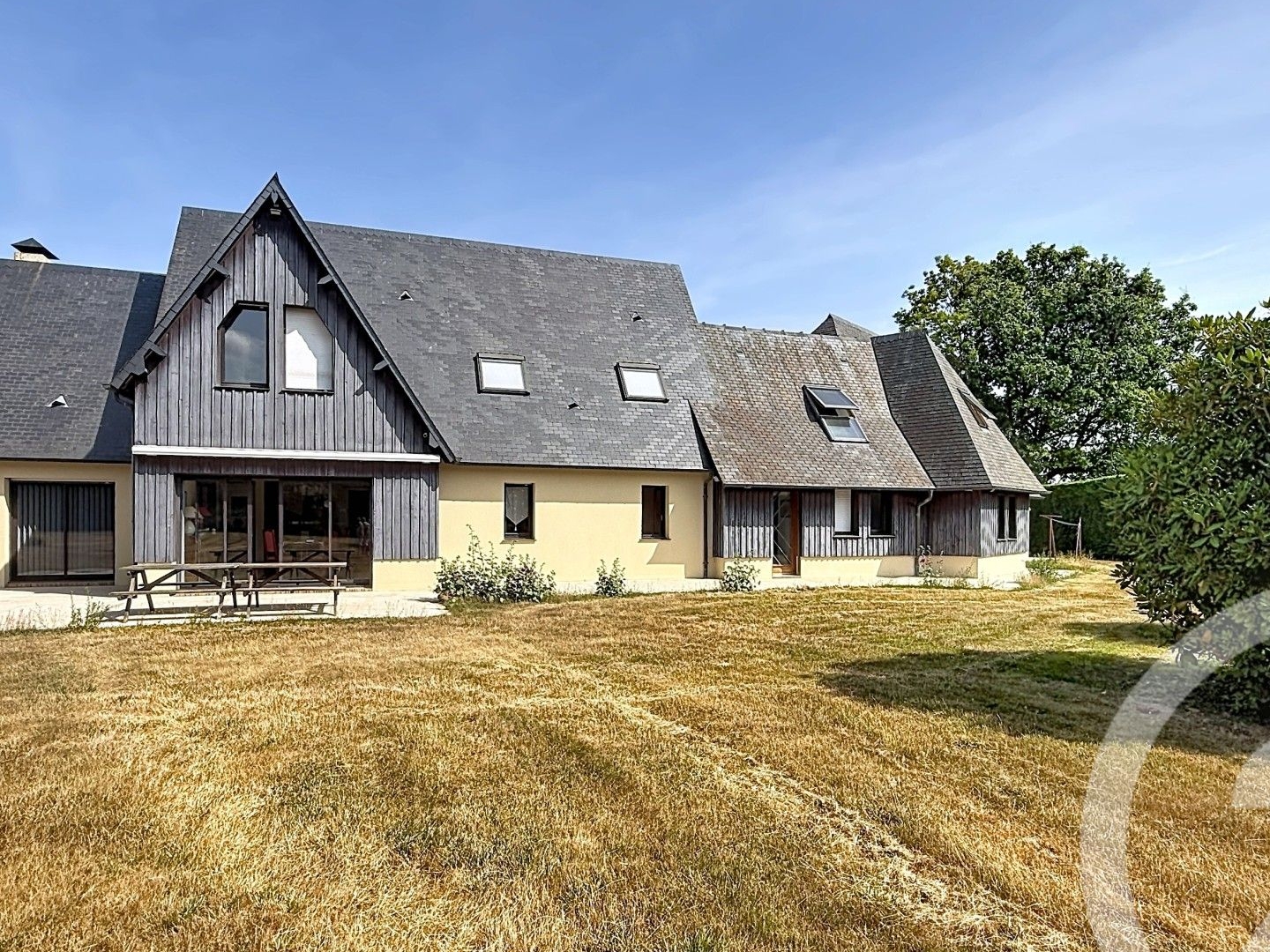 Maison 8 pièces 307 m²