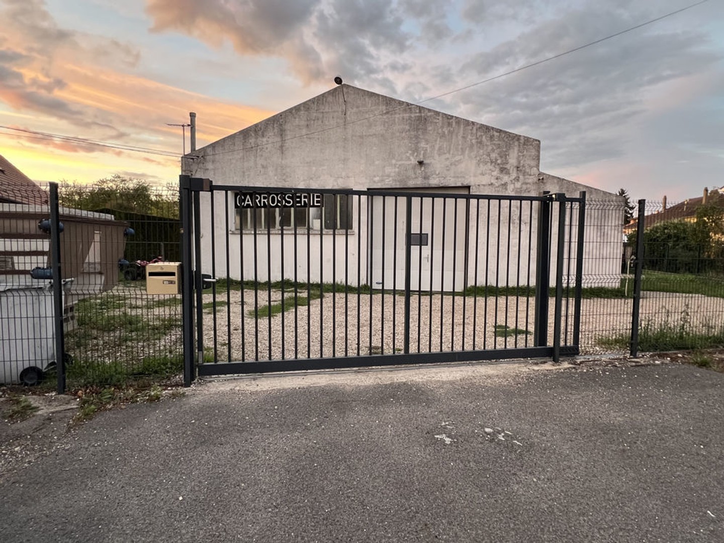 GARAGE