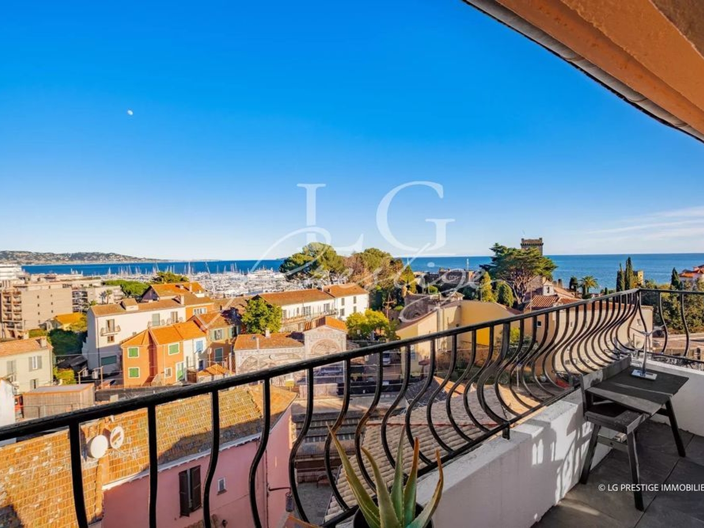 Appartement à vendre - 3 pièces - 62m2 - Mandelieu-La-Napoule (06210)