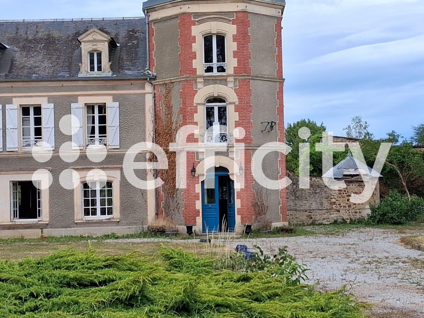 Maison 8 pièces 251 m²