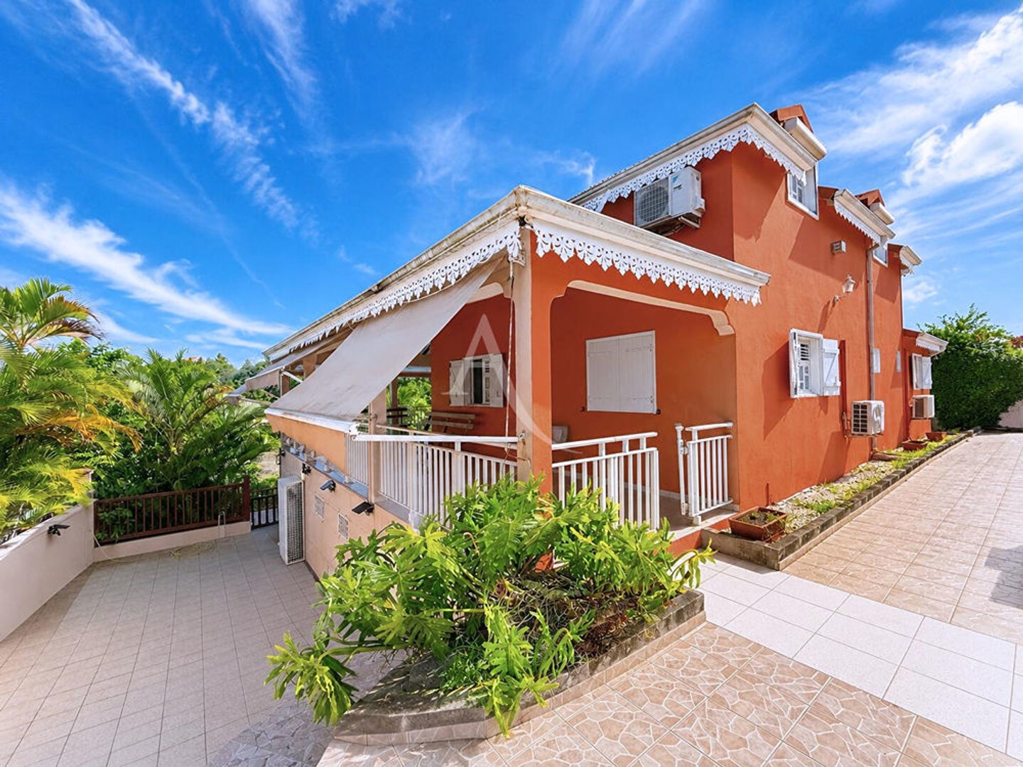 Maison à vendre - 7 pièces - 199m2 - Sainte-Anne (97227)