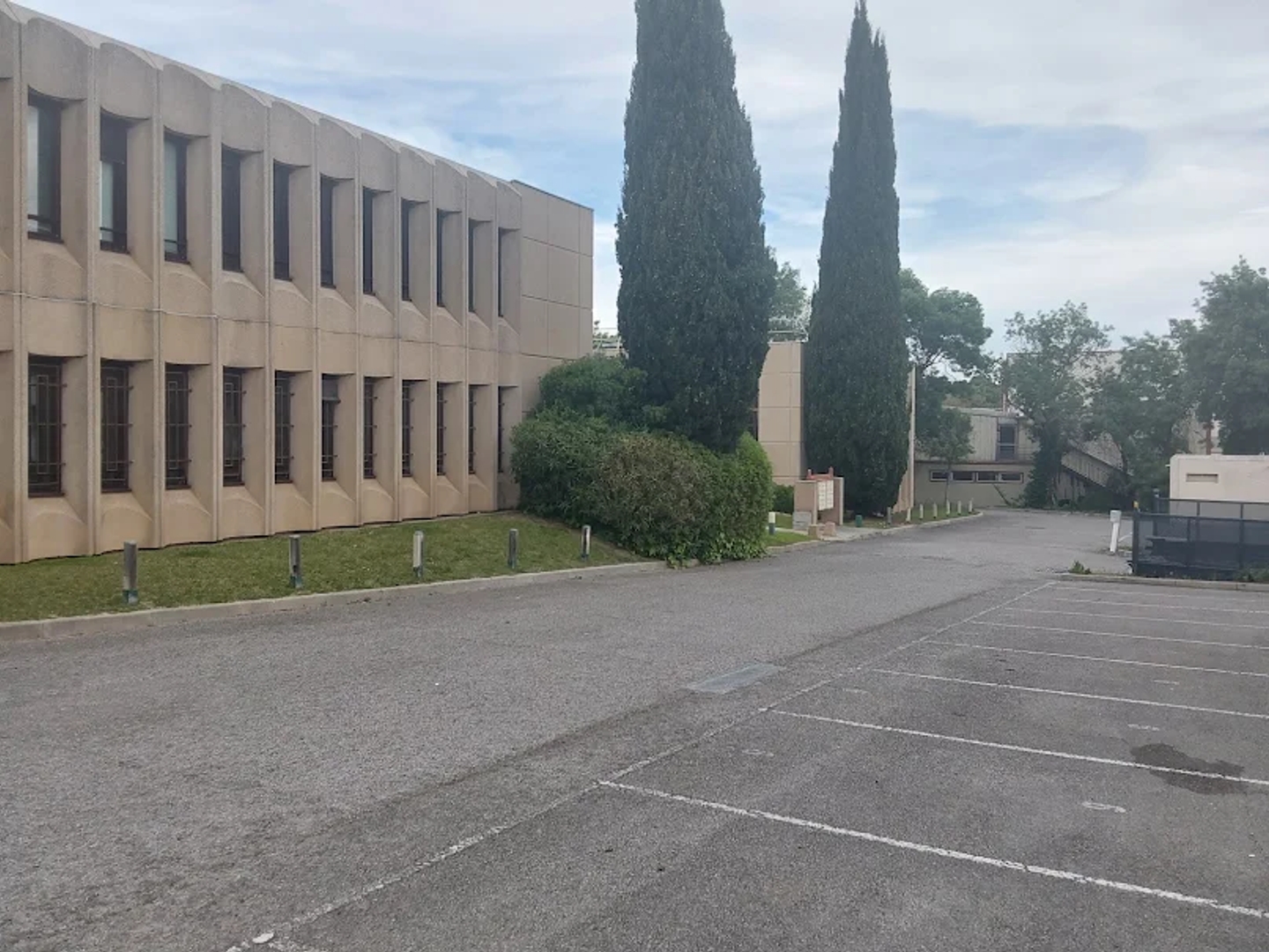 Local 254 m²