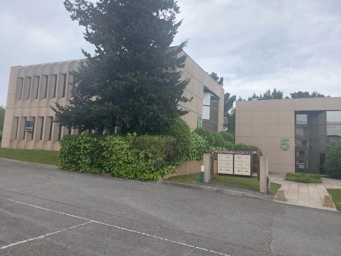 Locaux à vendre - 254m2 - Montpellier (34090)