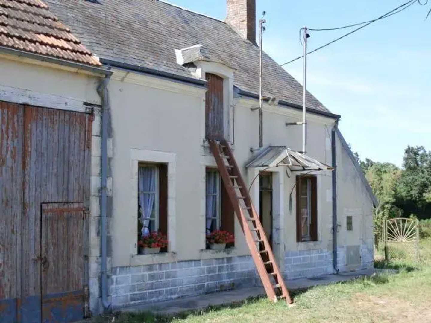 Maison à vendre - 2 pièces - 38m2 - Saint-Hilaire-En-... (18160)