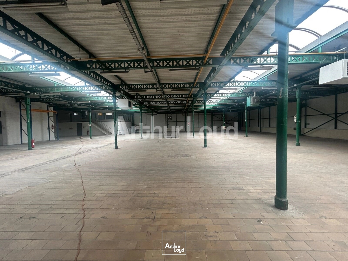 Locaux à vendre - 1668m2 - Tourcoing (59200)