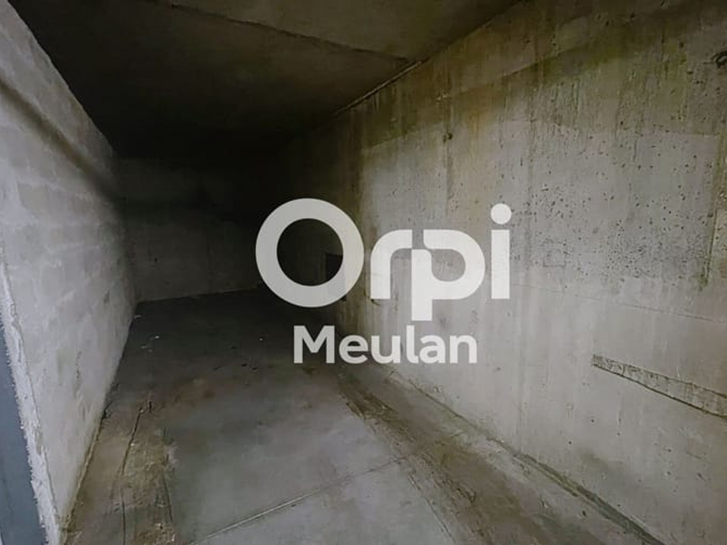 Parking / garage / box à vendre - 12m2 - Meulan-En-Yvelines (78250)