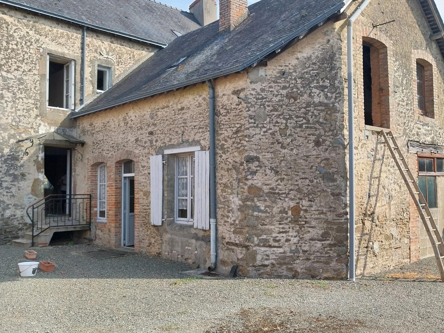 Ensemble immobilier d'exception, deux maisons, étable et hangar sur 1322 m²