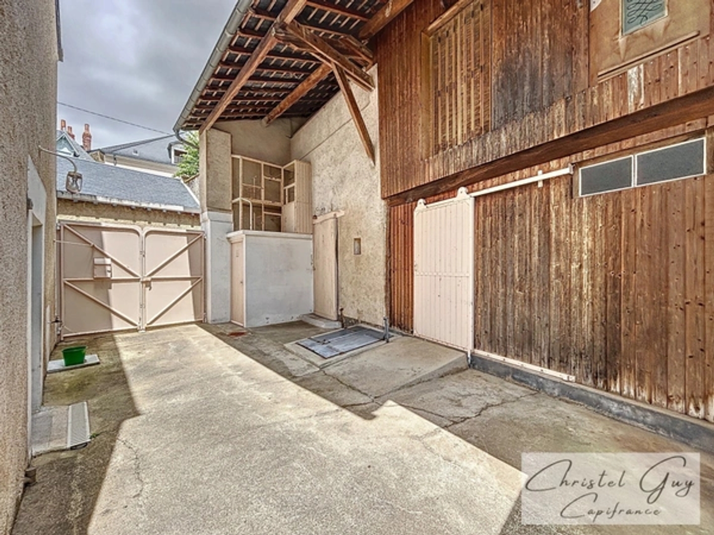 Maison à vendre - 5 pièces - 124m2 - Montval-Sur-Loir (72500)