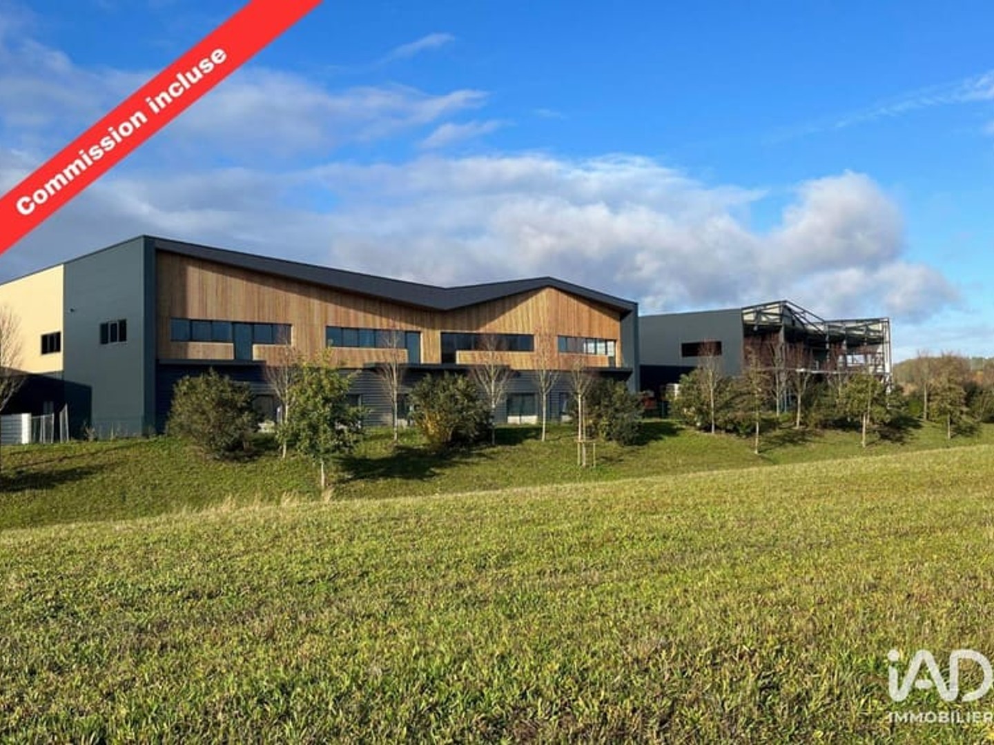 Immeuble commercial 516 m²